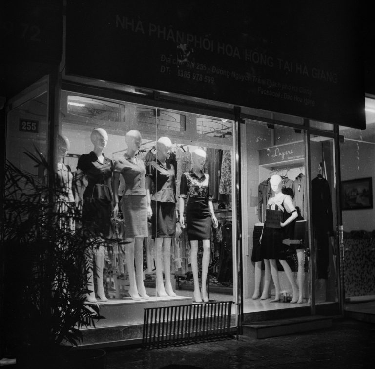 The Evolution of Window Displays: Retail’s Visual Storytelling