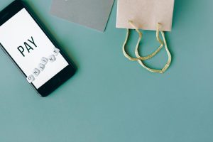 Wallets combining card storage and wireless charging