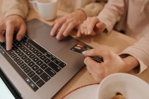 How Online Shopping is Revolutionizing Retail Experiences Everywhere
