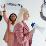 Speakers offering built-in voice assistant support